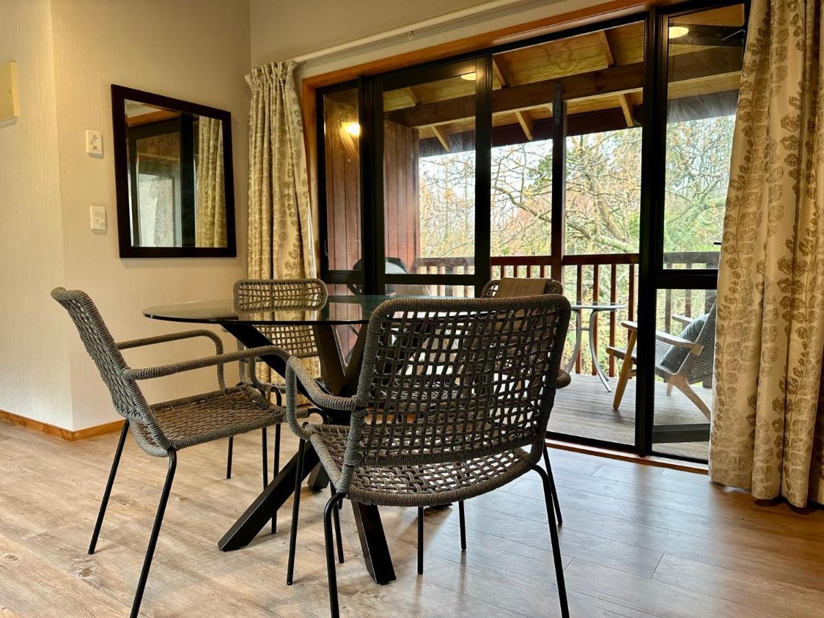 Peaceful In Beautiful Landscaped Native Bush Gully *